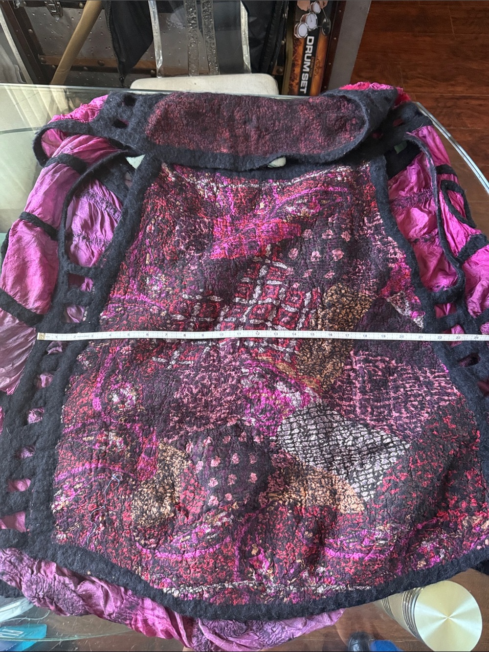 Hand Crafted Pink & Black Hooded Draped Cape 100%Painting silk and 100%wool - Picture 11 of 12